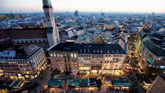 ミュンヘンBig Bus乗り降り自由の観光バス【名所建築を巡る/2つのバス路線から選択可能/豪華なオープントップバス/自分のペースで自由に探索】