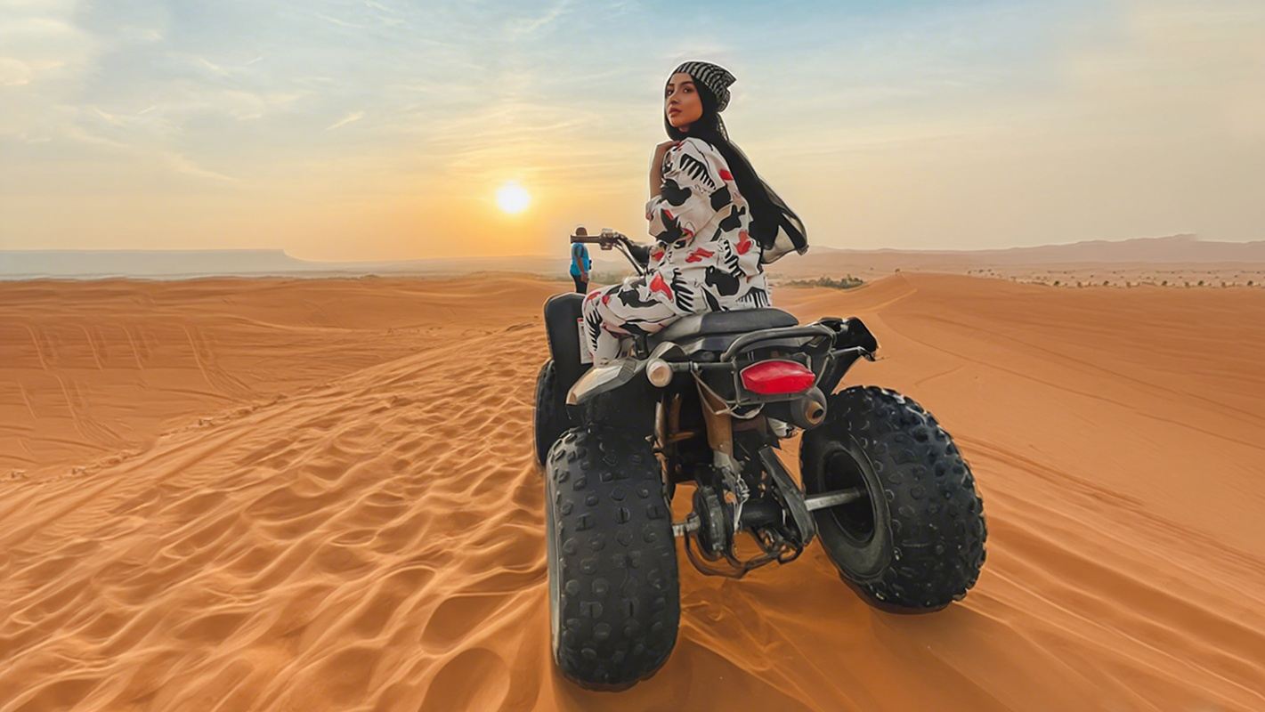 沙烏地利雅得衝沙半日遊【飯店接駁丨沙漠越野摩托丨中文司機】