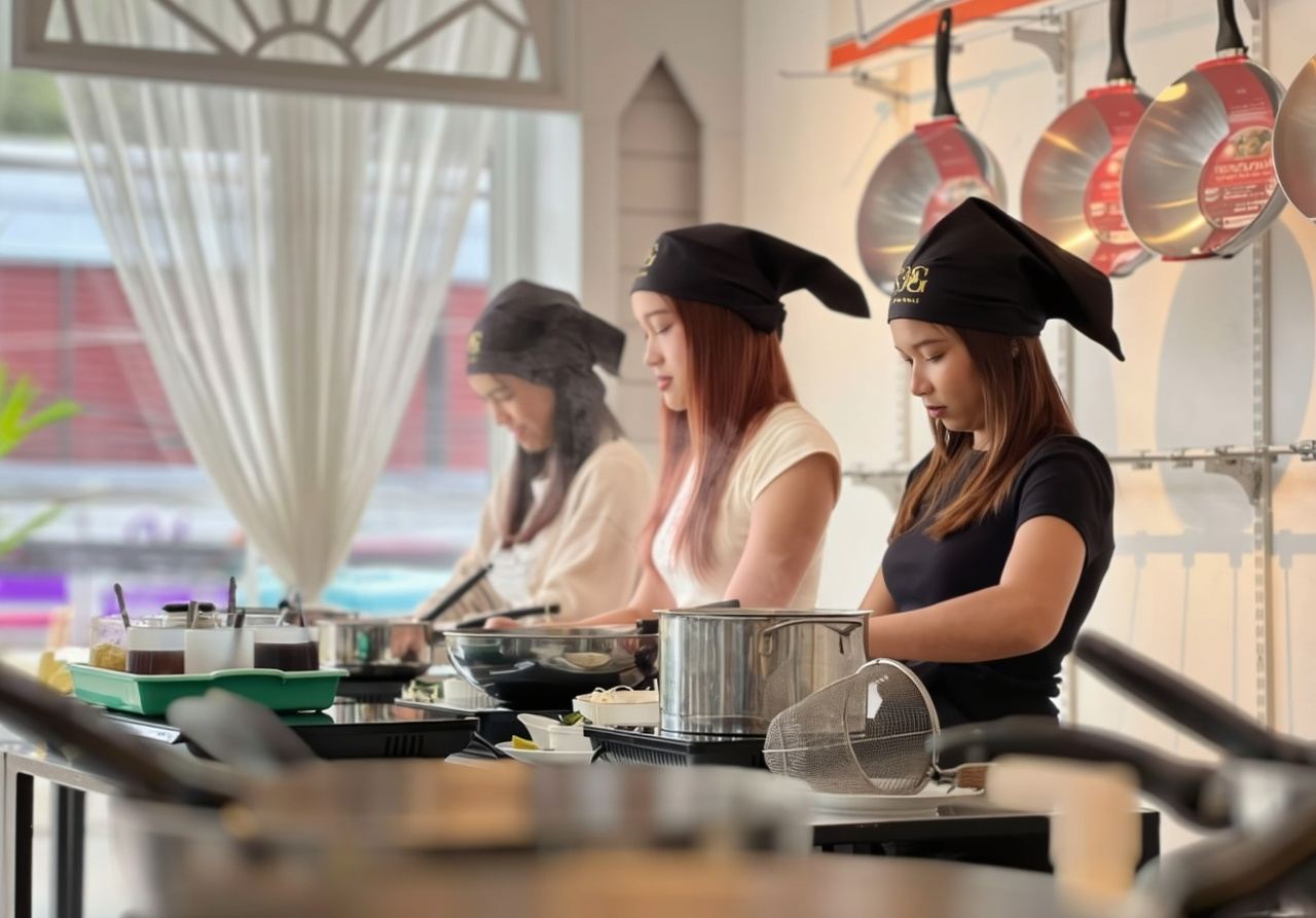 Esperienza di cucina thailandese alla SBG Cooking School di Phuket