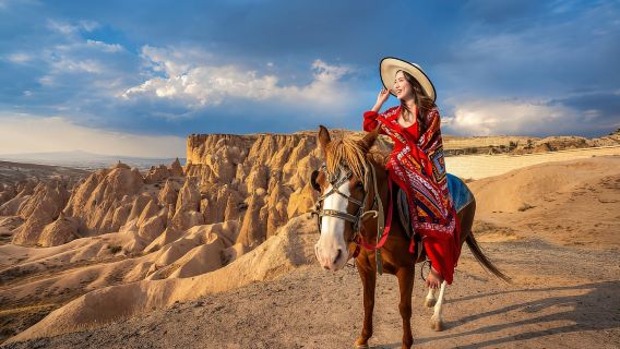 Cappadocia: Sunset or Daytime Horse-Riding Tour with hotel transfers
