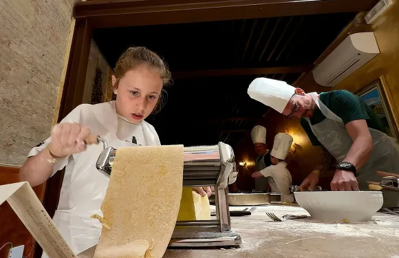 羅馬義大利麵與提拉米蘇課程：餛飩、寬麵條和精選葡萄酒 5*