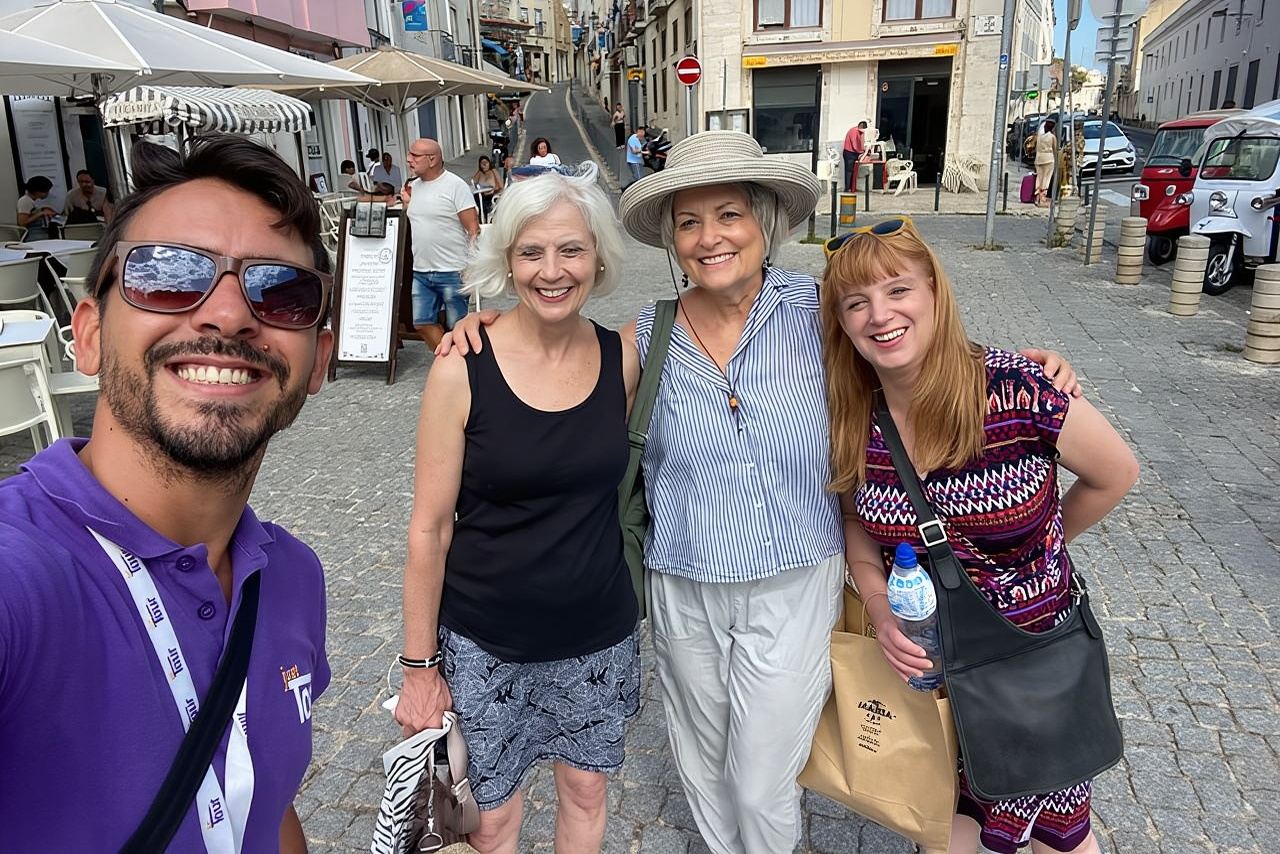 Tour privato in tuk tuk di Alfama: il quartiere più antico di Lisbona (2 ore)
