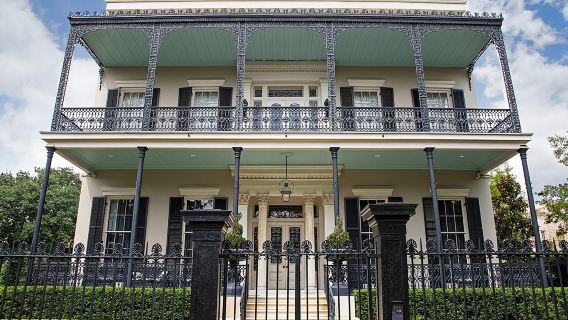 Garden District Walking Tour of New Orleans