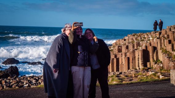 From Belfast: Giant's Causeway & Castles Tour WIFI available