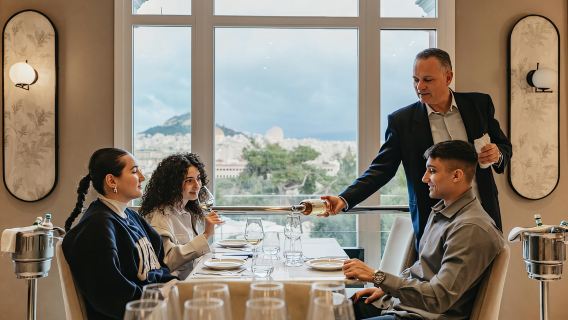 Atene: degustazione di vini con un sommelier sotto l'Acropoli