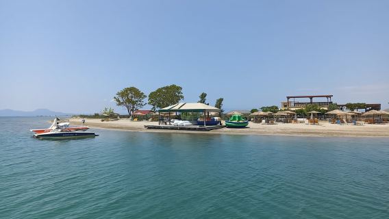 Crucero por Syvota y la Laguna Azul con barbacoa y parada en la playa