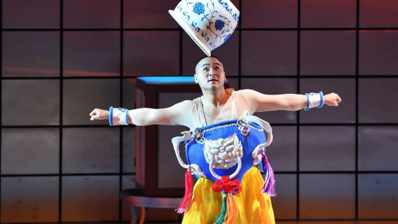 Badaling Great Wall + Old Beijing Folk Art Non-Heritage Acrobatics and Peking Opera Experience Day Tour