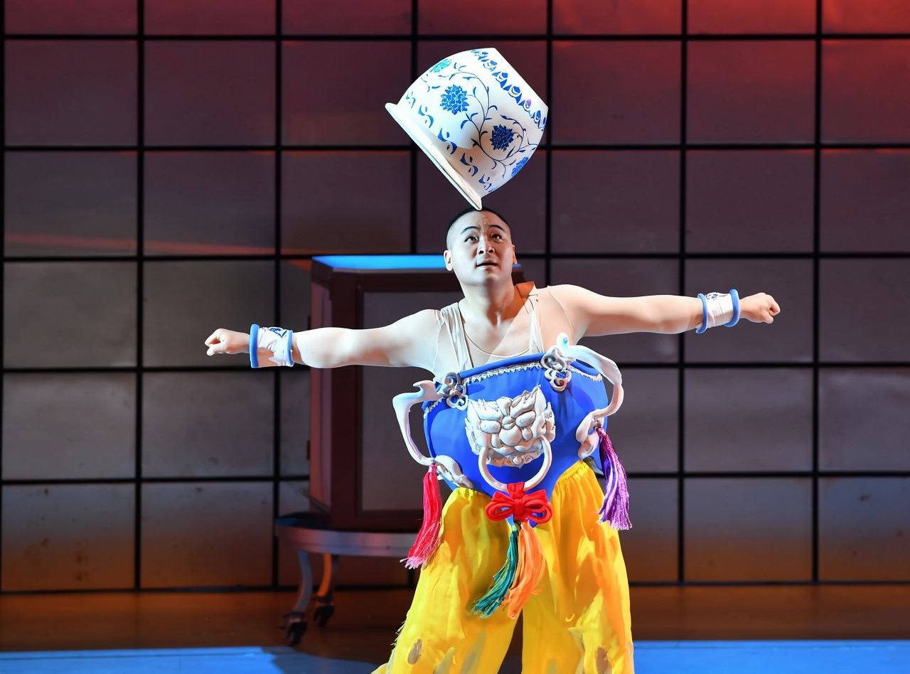 Tour di un giorno alla Grande Muraglia di Badaling + esperienza di acrobazie tradizionali e opera di Pechino del vecchio Pechino