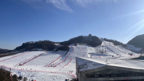 恩施綠蔥坡滑雪場一日遊【含滑雪三件套·純玩跟團遊·可訂票】
