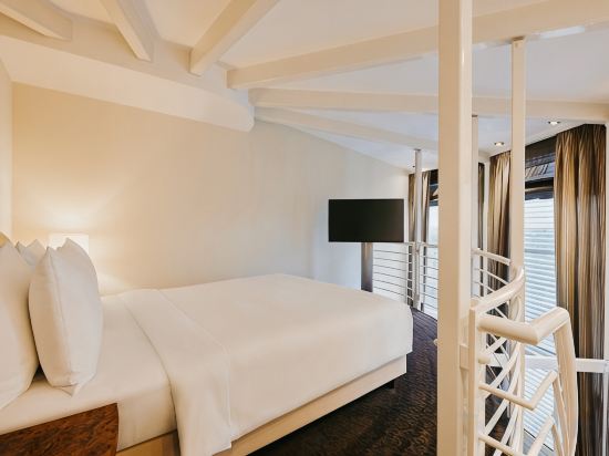Lindner Hotel Dusseldorf Airport, part of JdV by Hyatt Room Type - DUPLEX SUITE