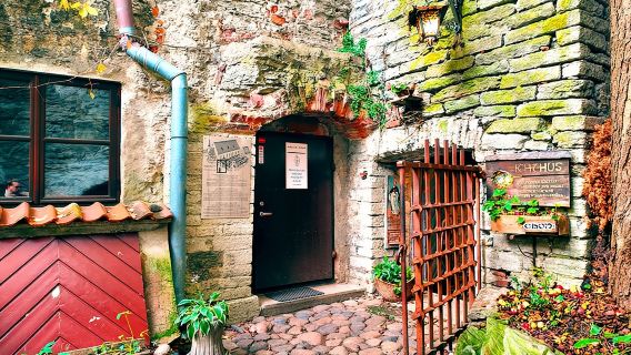 Tales of Old Tallinn 2-hour Walking Tour