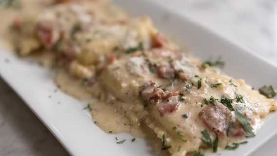 Boston North End Food Tour of 6+ Tastings, Cannoli, Lobster Roll