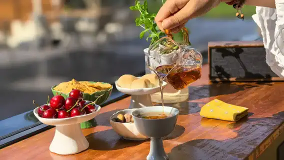 Eatwith-Hangzhou-Enter the world of tea-making from the Song Dynasty, dance with the brush, copy the scroll, and find the quantity romance in Hangzhou