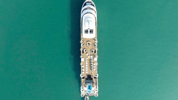 Du thuyền Hạ Long trong ngày: Khám phá 7 giờ cùng Luna Halong Cruise