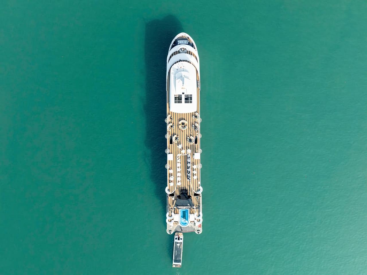 Halong Day Cruise: 7 Hour Explorer with Luna Halong Cruise