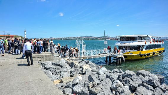 Istanbul: Bosporus-Kreuzfahrt mit Audioguide und Sonnenuntergangsoption