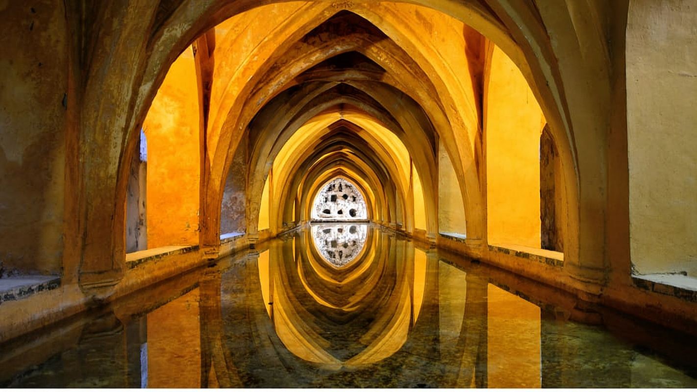 Da Malaga: gita di un giorno a Siviglia con biglietti per il Real Alcázar