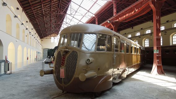 Visita guidata e trasferimento al Museo Ferroviario di Pietrarsa