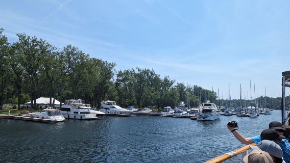 Toronto: City Views Harbor Cruise
