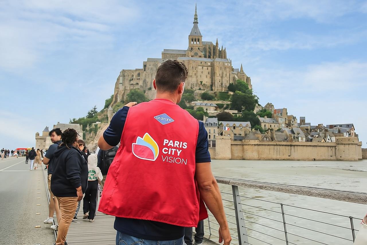 ทริปวันเดียวพร้อมไกด์นำเที่ยว Mont Saint Michel พร้อมเข้าชม Abbey จากปารีส