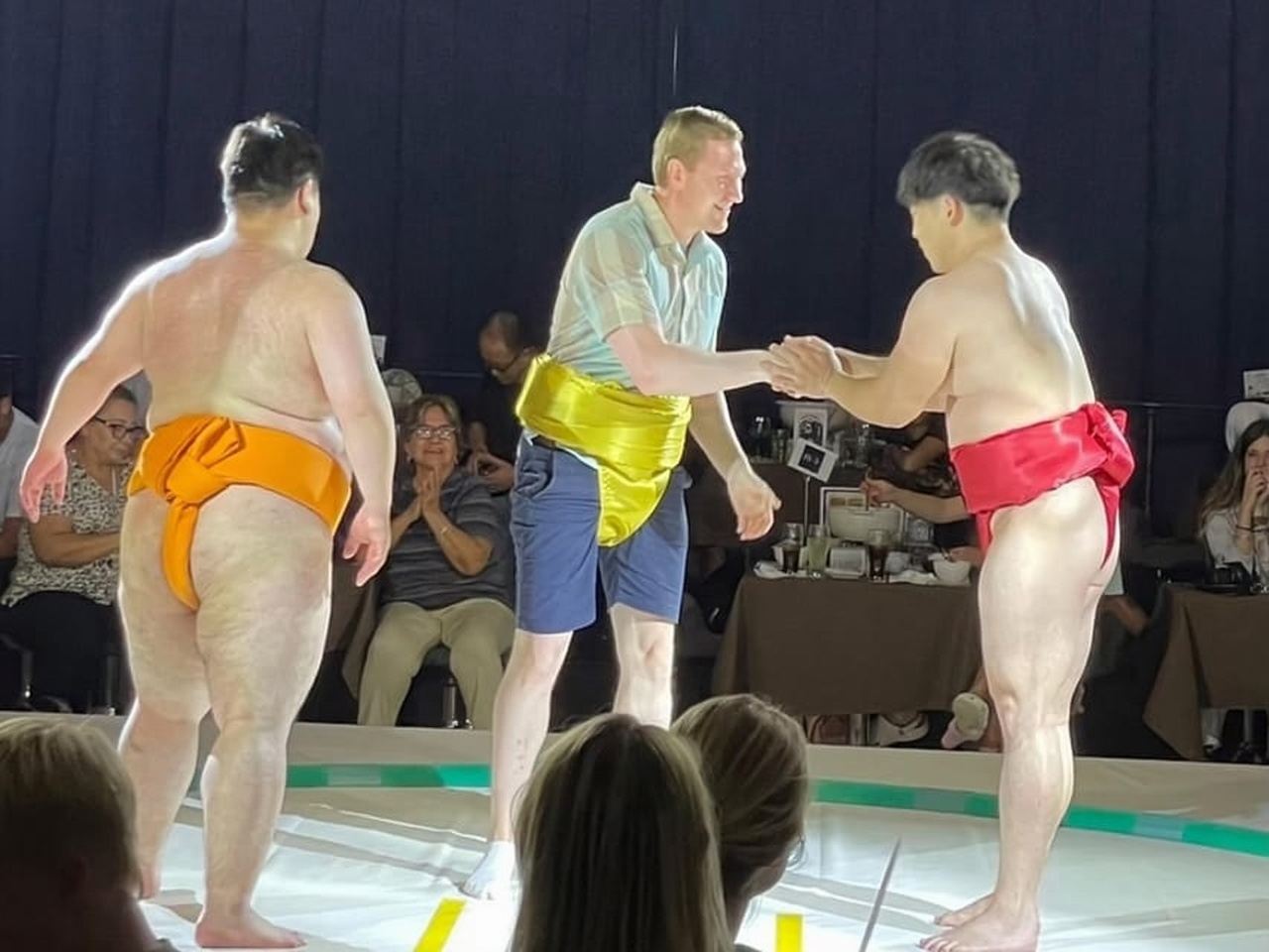Sumo di Osaka: Spettacolo, Allenamento nel Ring, Incontro con i Rikishi + Chanko Nabe