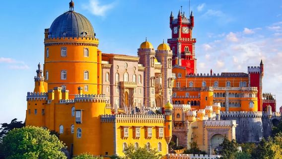 Lissabon Hin- und Rückfahrt: Sintra + Quinta da Regaleira + Palácio Nacional da Pena + Cascais + Estoril