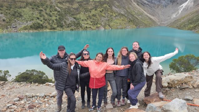 ทะเลสาบฮูมันตาย|เดินป่า + บุฟเฟ่ต์อาหารกลางวัน|