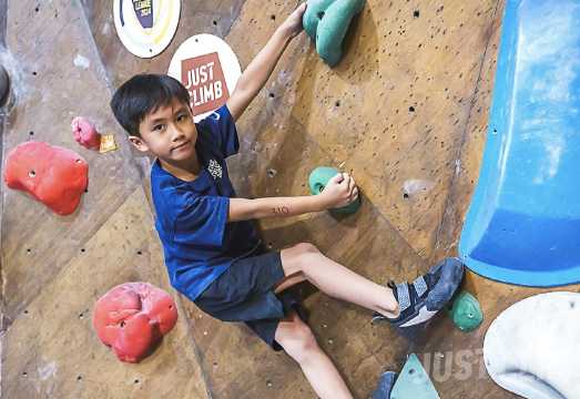 Just Climb Kids & Teens Rock Climbing Experience (Tsuen Wan/Tseung Kwan O/Shek Mun/San Po Kong/Tai Koo/Kai Tak) - 6 Locations Available