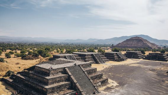 Teotihuacan pyramids and Shrine of Guadalupe private tour with optional lunch