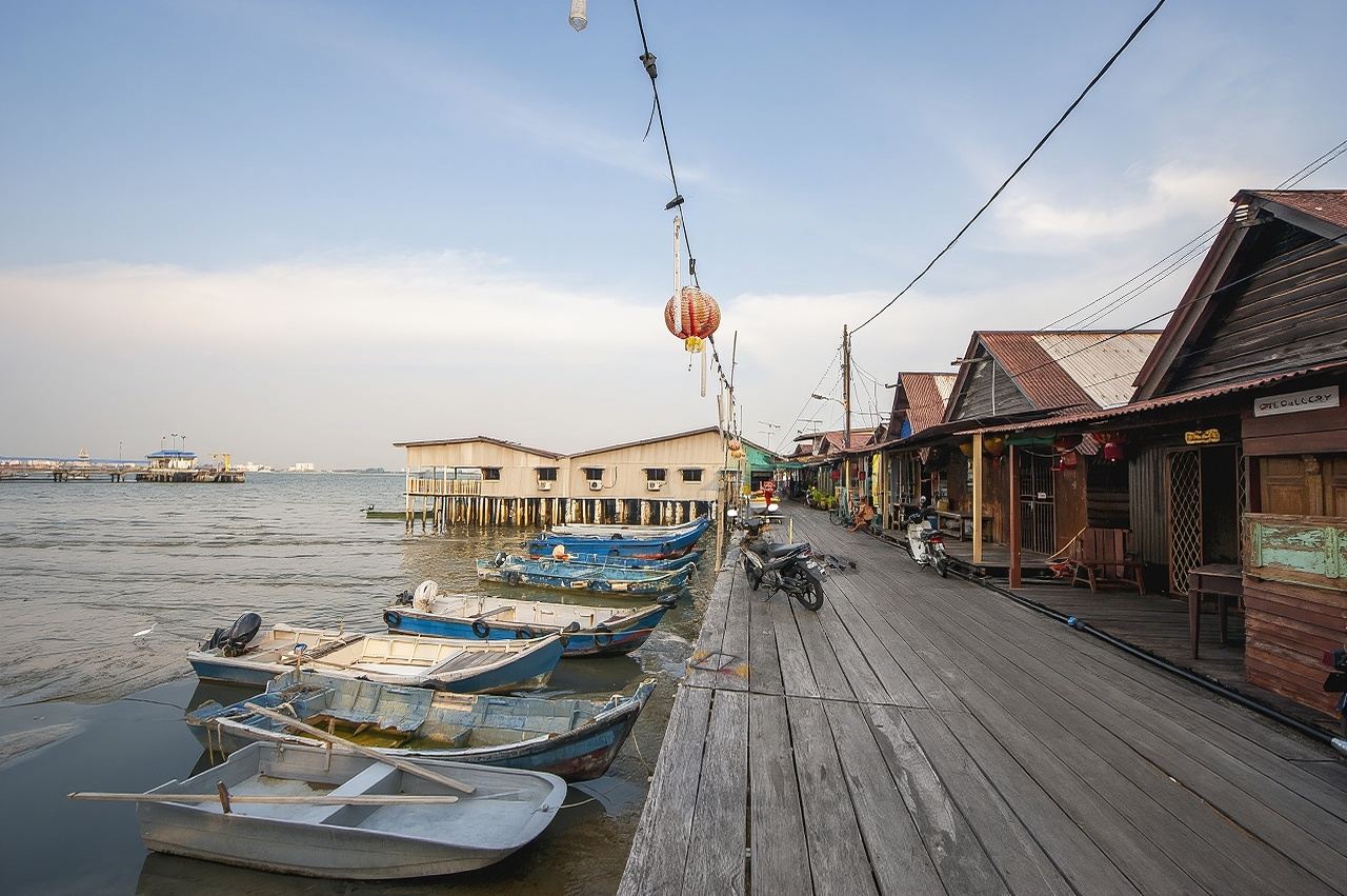 Tour di un giorno alla via dell'arte urbana, al ponte dei cognomi, al museo sottosopra, al museo del vetro e al tempio ancestrale Leong San Tong Khoo Kongsi