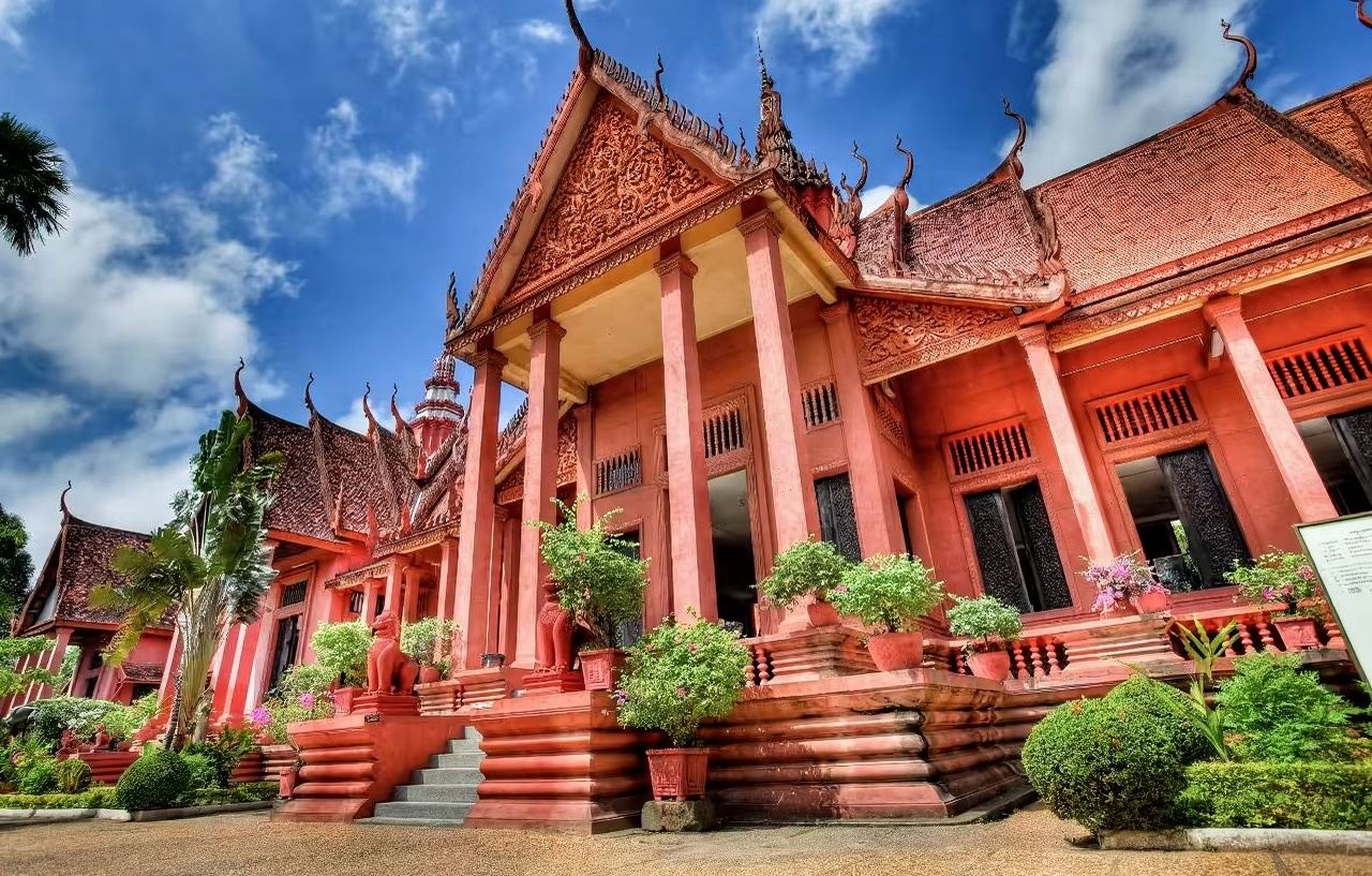 柬埔寨金邊塔山寺+金邊王宮+獨立紀念碑【一日柬行】