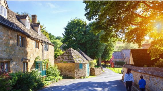 イギリス-コッツウォルズ AONB &ボートン・オン・ザ・ウォーター &バイバリー& バーフォード【ロンドン発】