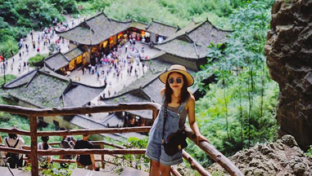 Ponte Natural Três Pontes de Wulong + Cidade de Chiyou Jiuli + Passeio de Barco de 1 hora na Galeria do Rio Wujiang com ingresso incluído - Passeio de 1 dia