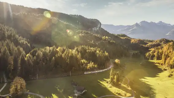 Switzerland Lucerne - Interlaken panoramic train / Luzern–Interlaken Express / GoldenPass Line reservation service