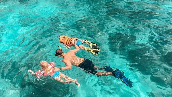 Phuket: Early Phi Phi Islands with Snorkeling & Buffet Lunch