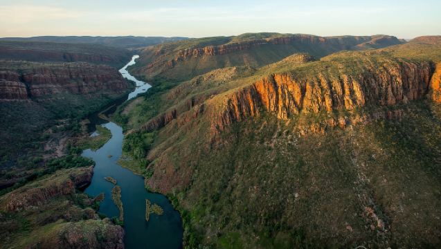 Холс Крик — Банглз: перелёт/поездка + местные гиды-аборигены.