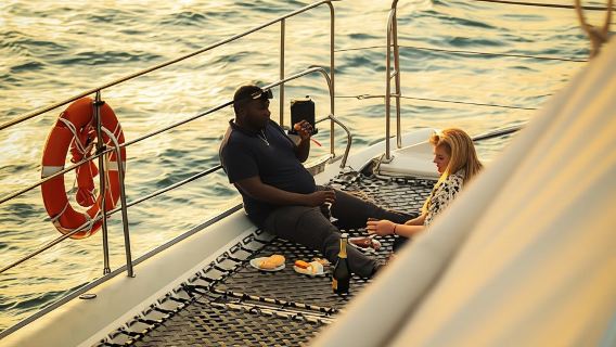 Playa Sunny: Crucero en catamarán al atardecer con cena y Prosecco