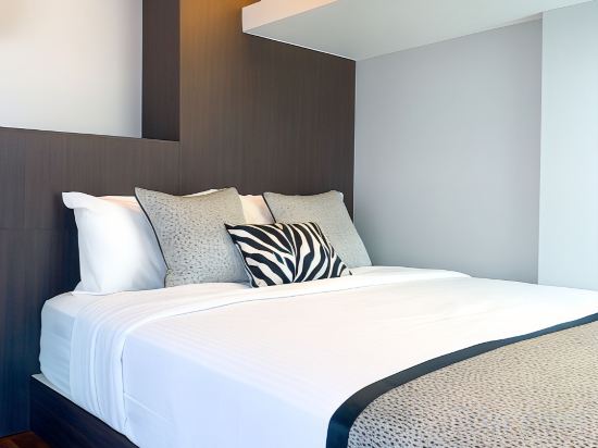 Heritage Collection on Seah - Mobile App Check-In Room Type - Premium Loft
