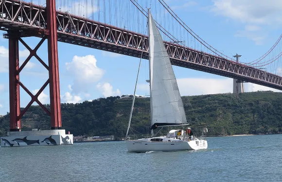 里斯本塔霍河早晨帆船之旅