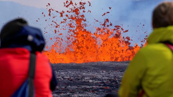 Randonnée au volcan Fagradalsfjörður et Excursion d'une journée dans la péninsule de Reykjanes|Guide touristique professionnel en plein air