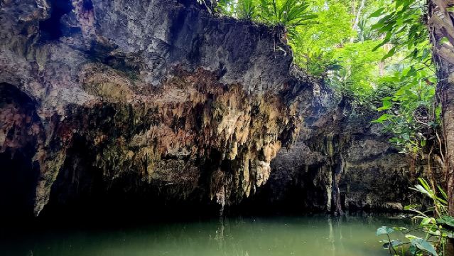 Tour in quad alla Wild Jade Cavern con trasferimento