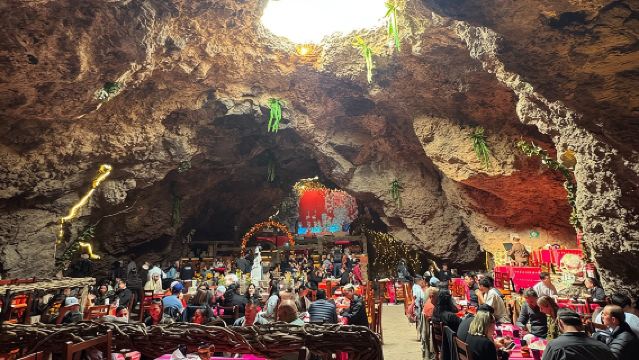 ทัวร์นำเที่ยวเตโอติฮัวกันพร้อมอาหารเช้าในถ้ำและบริการรถรับส่ง