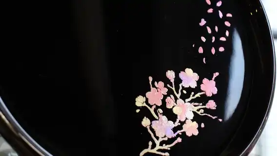 東京・人形町：一起體驗日本引以為傲的國寶級傳統工藝--蒔繪的製作+品嚐稻荷壽司和人形燒