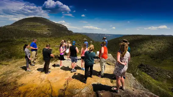 From Sydney: Blue Mountains Small-Group Tour Picnic & Hike