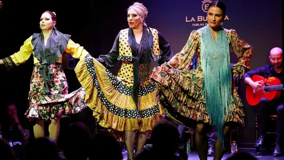 Valencia: Flamenco Show with Dinner at La Bulería