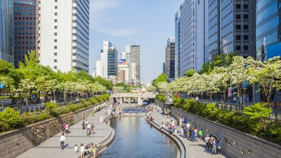 Seoul Retro Day: From Vintage Market to Old Spicy Street Food