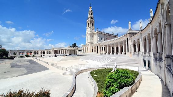Excursión en grupo reducido a Fátima, Nazaret y Óbidos desde Lisboa