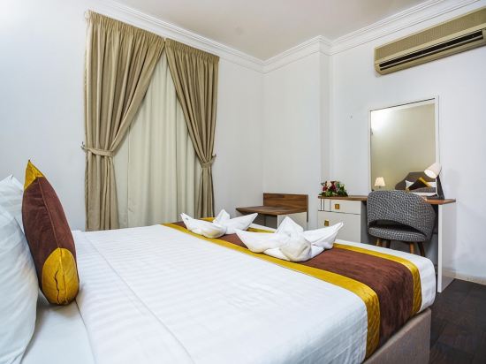 La Villa Suites Hotel Room Type - Standard Suite King Bed