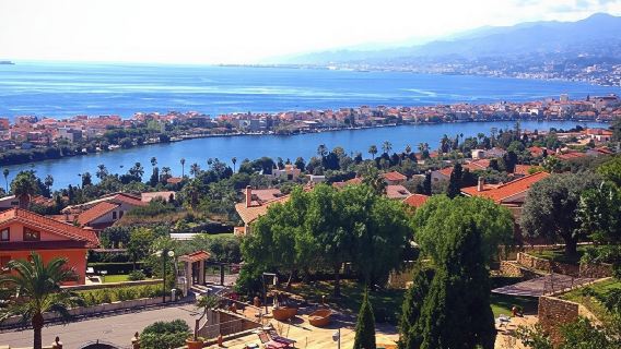 Roundtrip Shuttle Transfer from Messina to Taormina