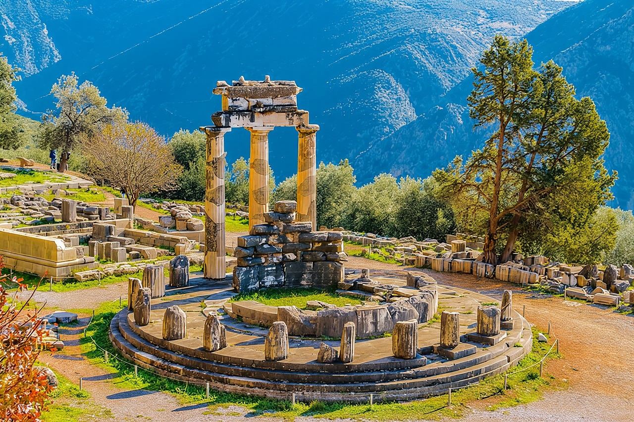 Delphi & Thermopylae Full Day Private Tour from Athens